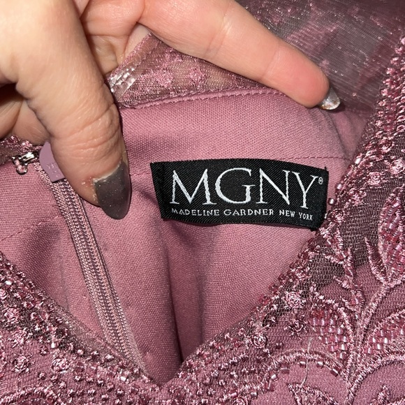 MGNY Floral Lace Embellished Beaded Flutter Sleeve Dress - Rose - Picture 7 of 12